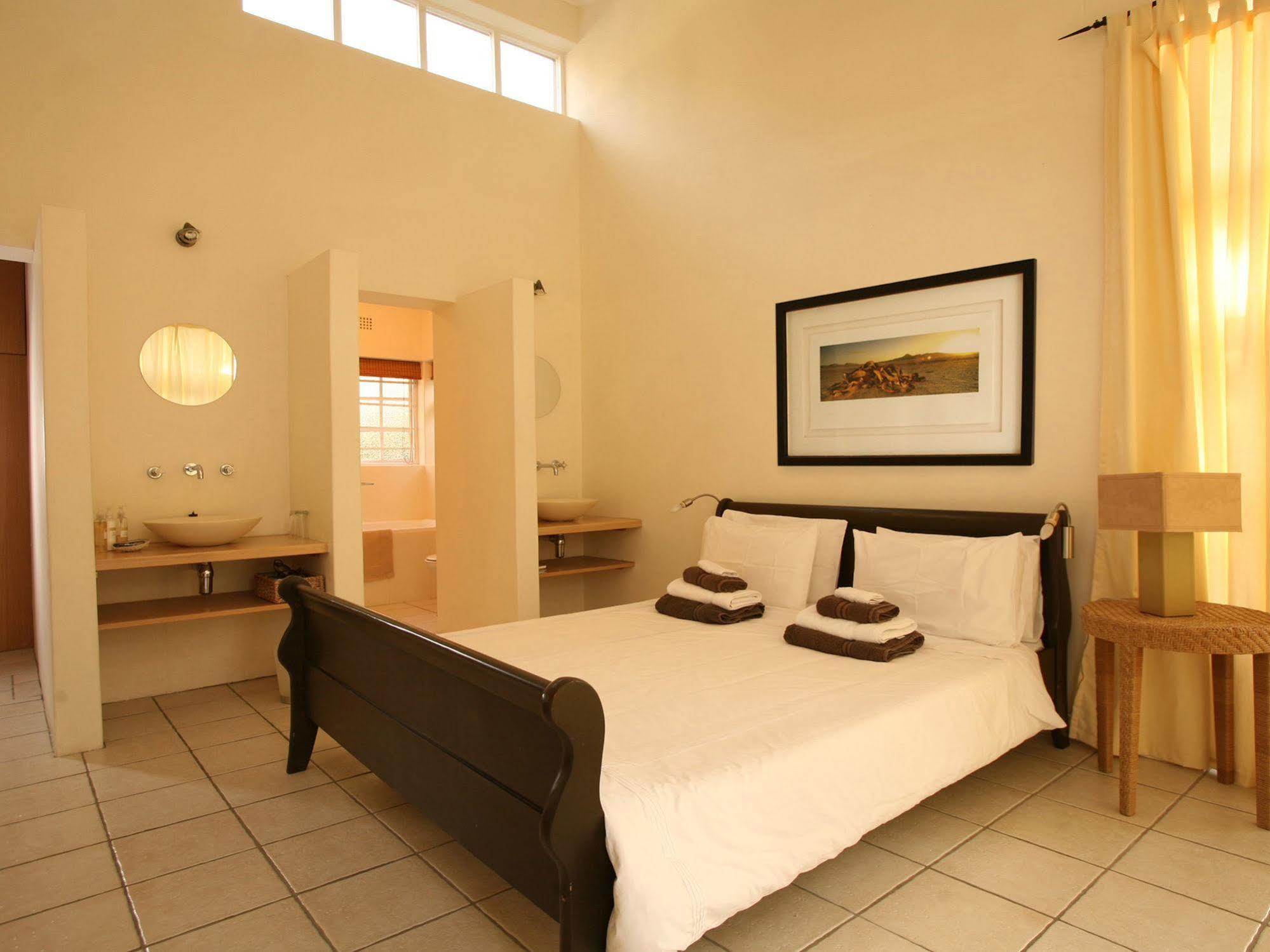 Art Gallery Guest House - Thandekayo Hout Bay Exteriér fotografie